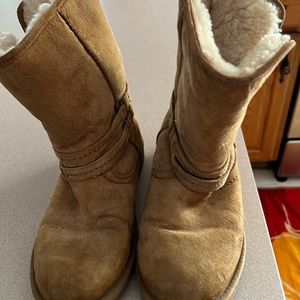 Ladies UGG boots